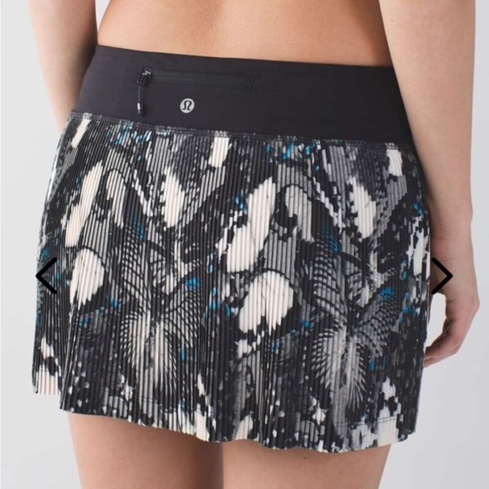 RARE Lululemon Exploded so fly butterfly pleated skort